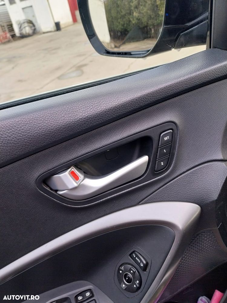 Hyundai Santa Fe - 11