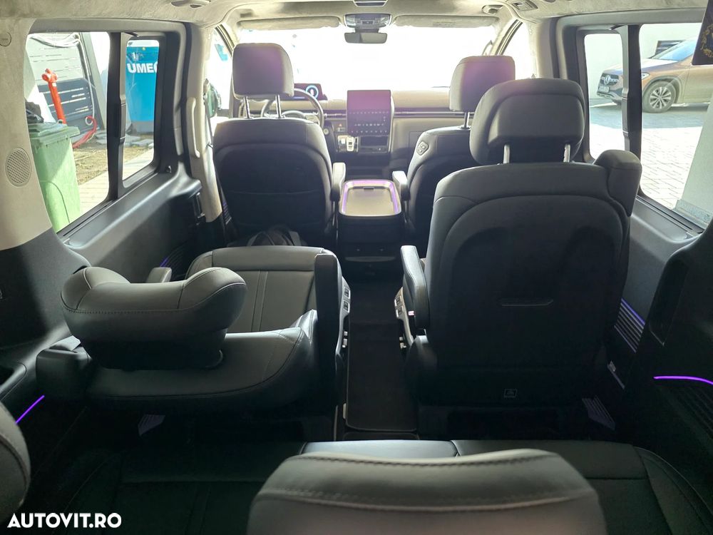 Hyundai Staria 2.2 CRDi Allrad Signature - 13