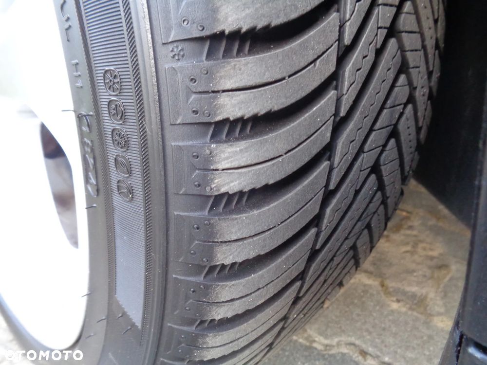 Mercedes-Benz Klasa C 200 (BlueEFFICIENCY) 7G-TRONIC Avantgarde - 30