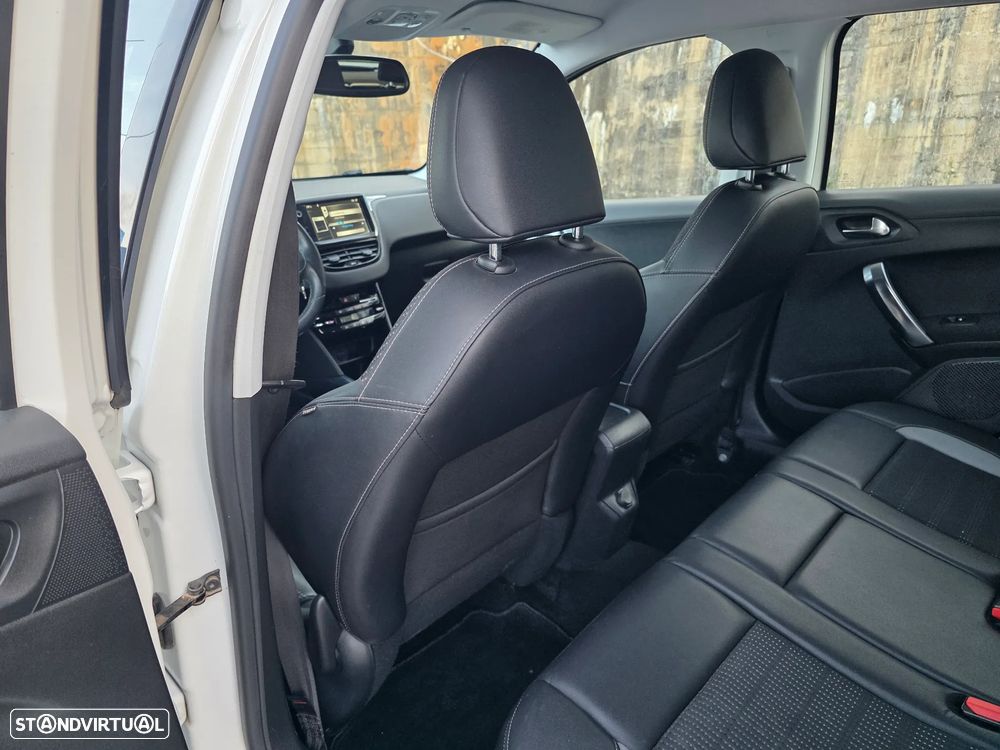 Peugeot 2008 PureTech 82 Allure - 19