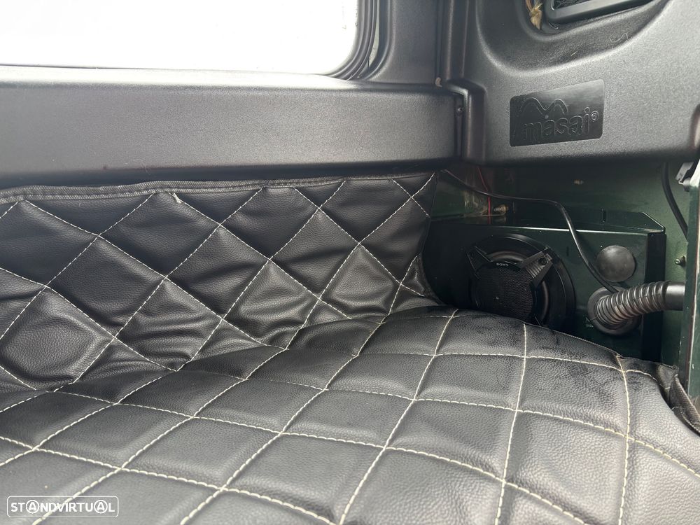 Land Rover Defender 90 2.5 TD5 Metal Top - 25