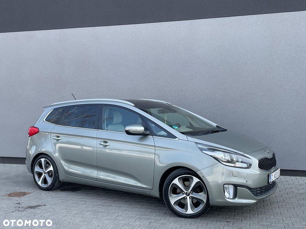 Kia Carens - 1