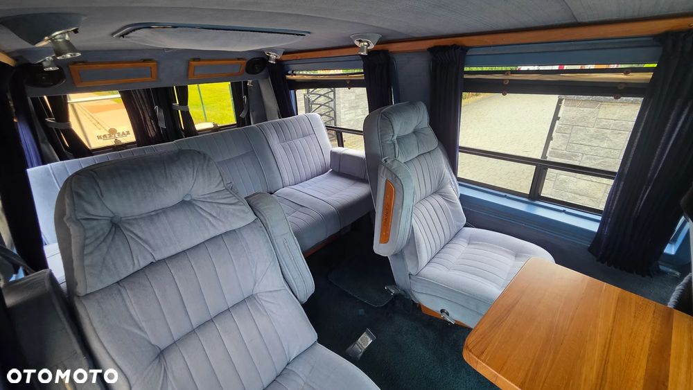 Ford Econoline - 20