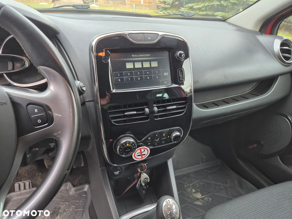 Renault Clio 1.2 16V 75 Experience - 15