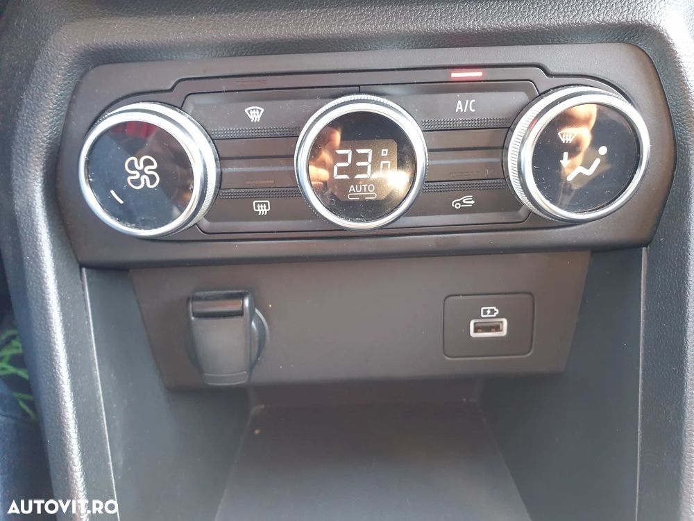 Dacia Logan TCe 90 MT6 Prestige - 28