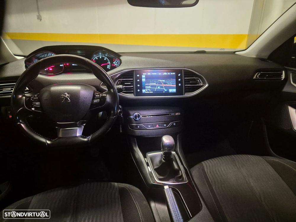 Peugeot 308 SW 1.6 BlueHDi Style - 29