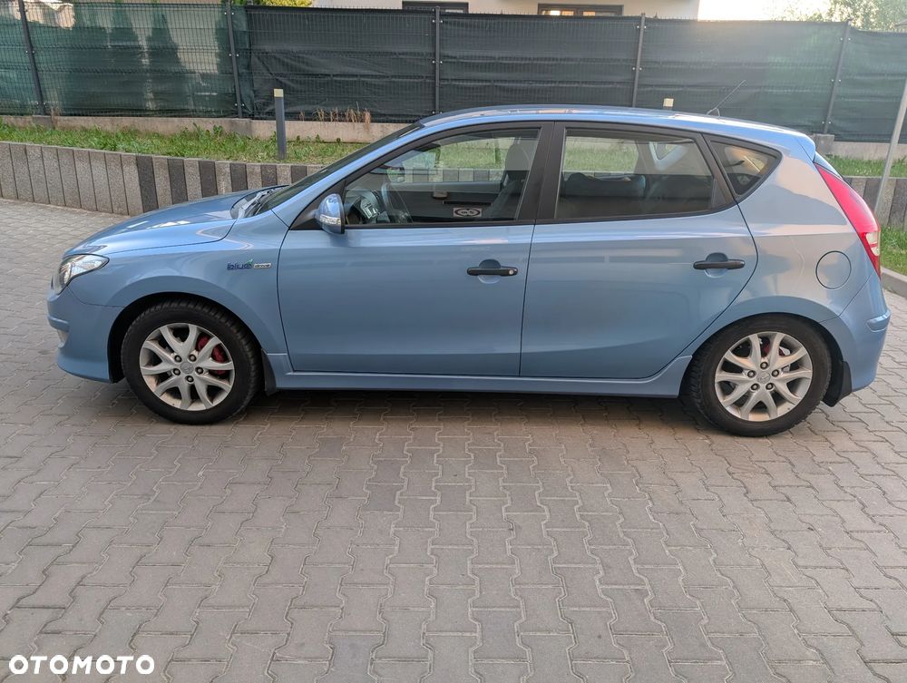Hyundai i30 1.6 CRDi Comfort EU5 - 3