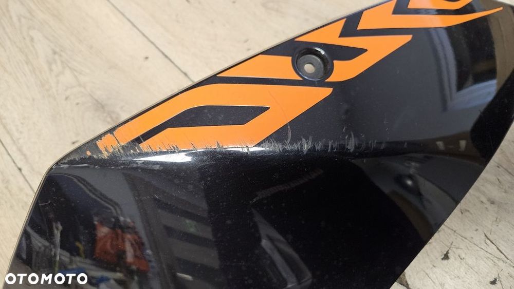 Prawy bok osłona zbiornika KTM 690 Duke (2008-2011)  75008051000 - 3