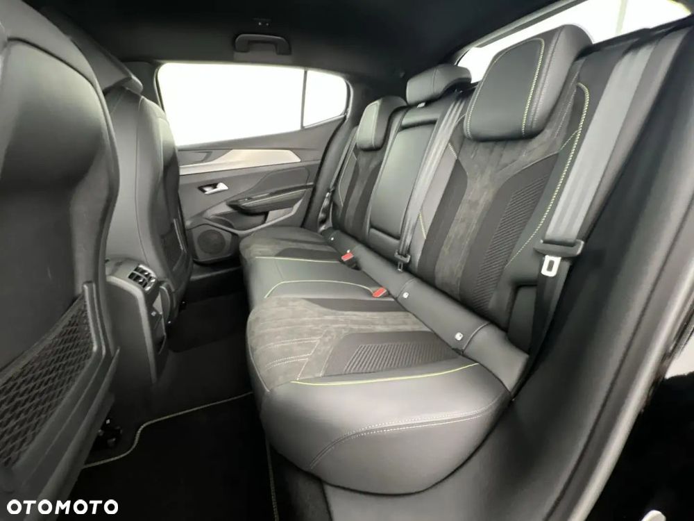 Peugeot 408 1.2 PureTech mHEV GT S&S e-DCS6 - 8