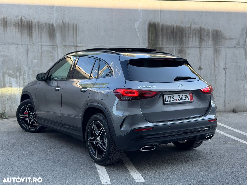 Mercedes-Benz GLA - 4