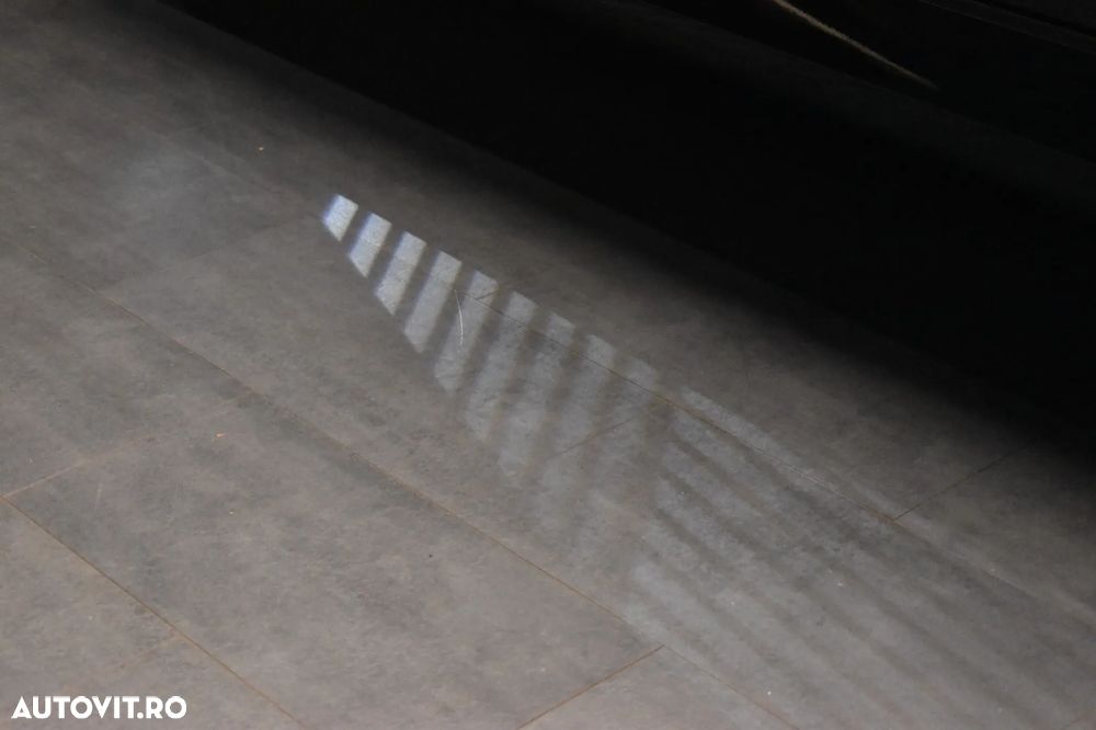 BMW Seria 5 520d Aut. - 30