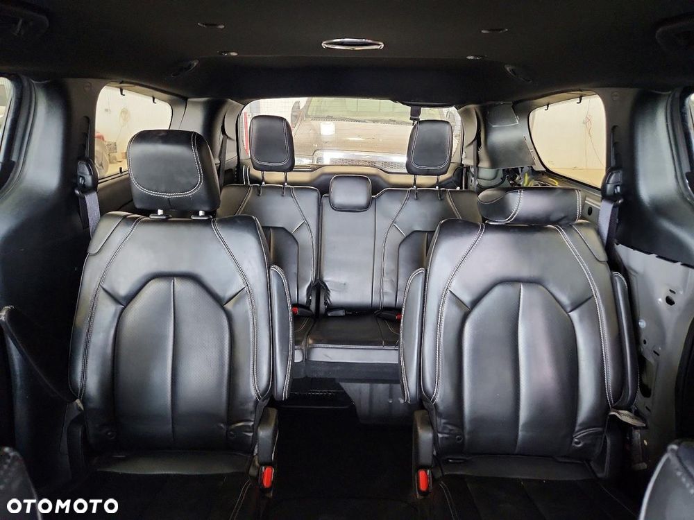 Chrysler Pacifica - 8