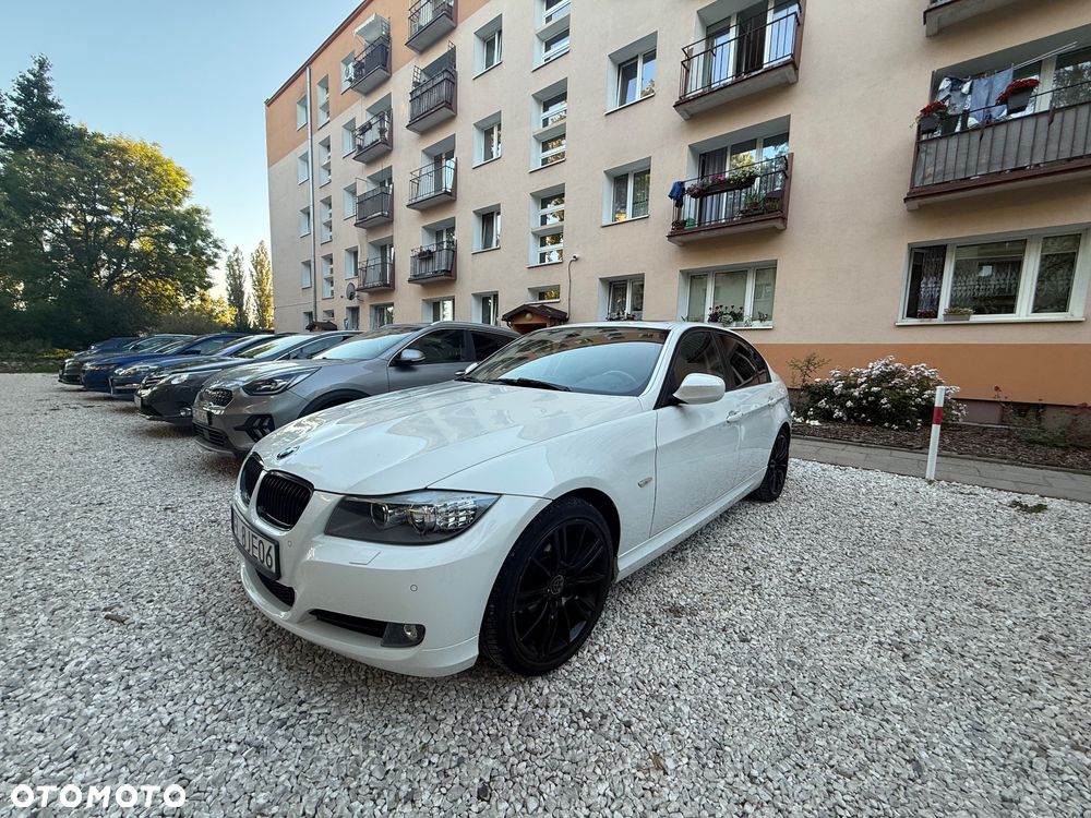 BMW Seria 3 318i - 4