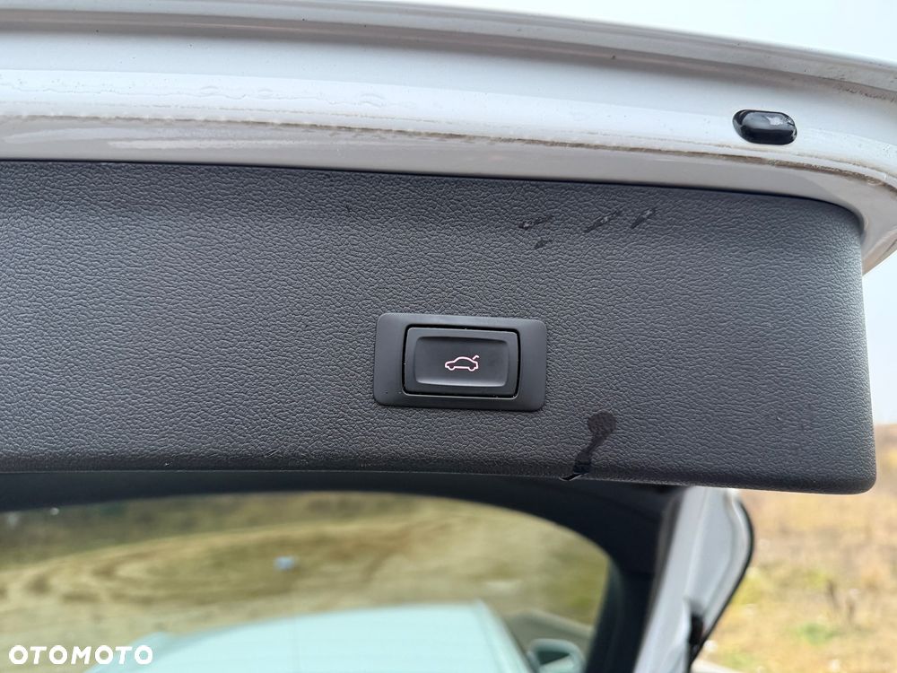 Audi A4 Avant 2.0 TDI DPF clean diesel quattro S tronic S line Sportpaket - 17