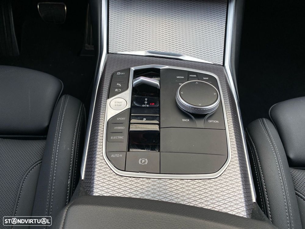 BMW 330 e Pack Desportivo M Auto - 14