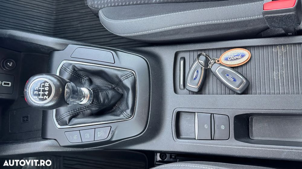 Ford Focus 1.0 EcoBoost Titanium - 12