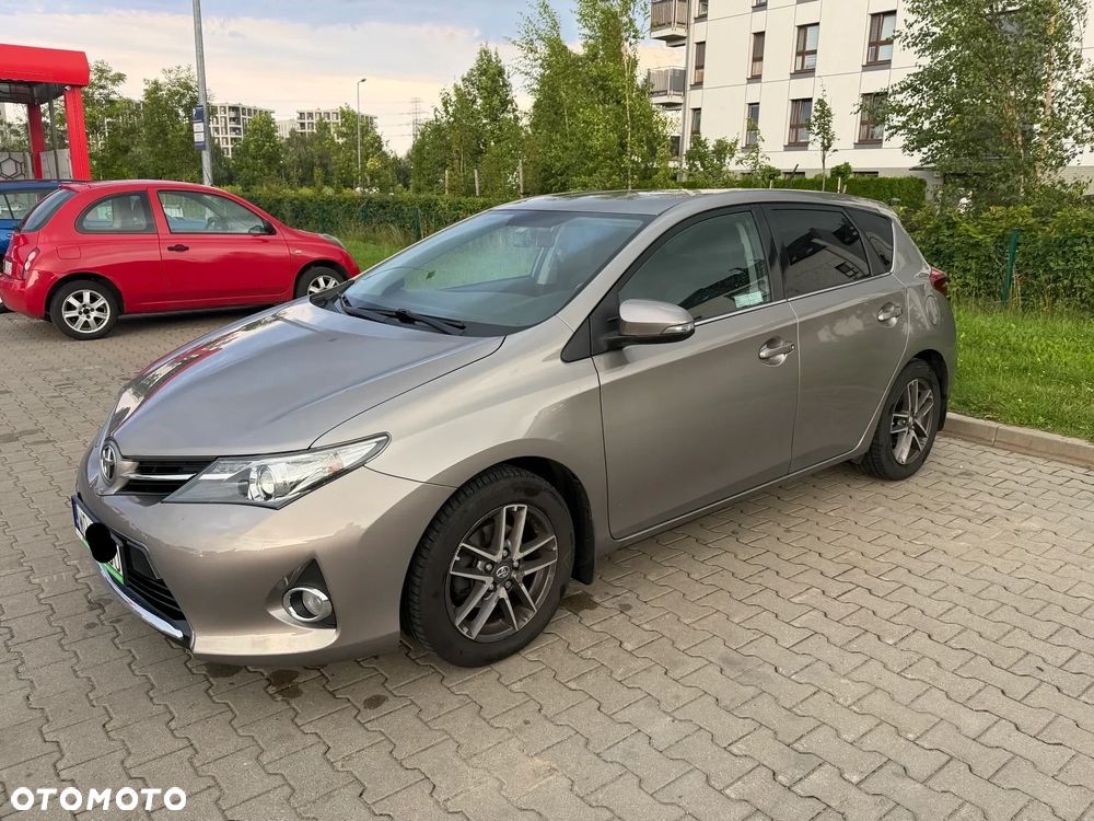 Toyota Auris 1.6 Premium Comfort - 1