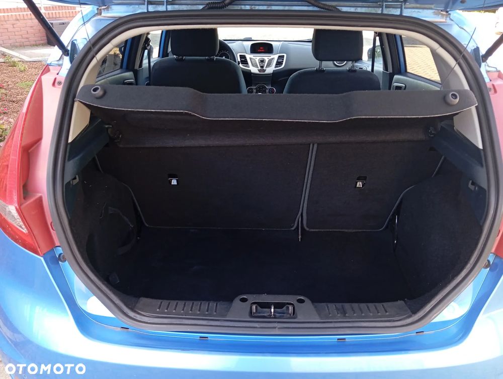 Ford Fiesta 1.4 Champions Edition - 14