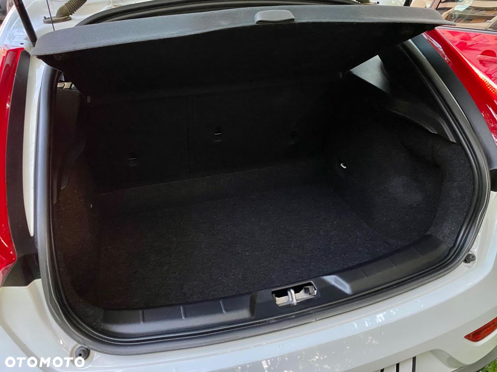 Volvo V40 T4 Drive-E R-Design Momentum - 24