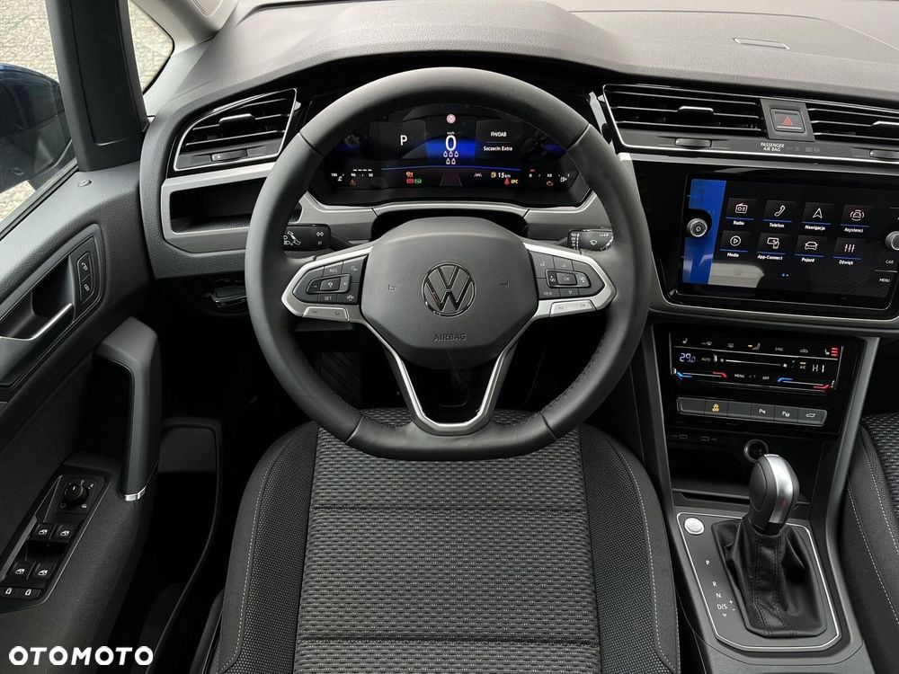Volkswagen Touran - 22