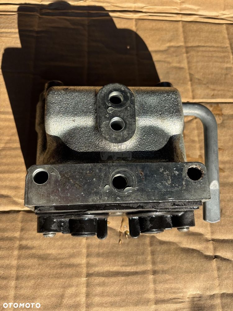 Massey Fergusson - zawór gniazdo hydrauliczne 3796260M1 ACP0307080 - 1