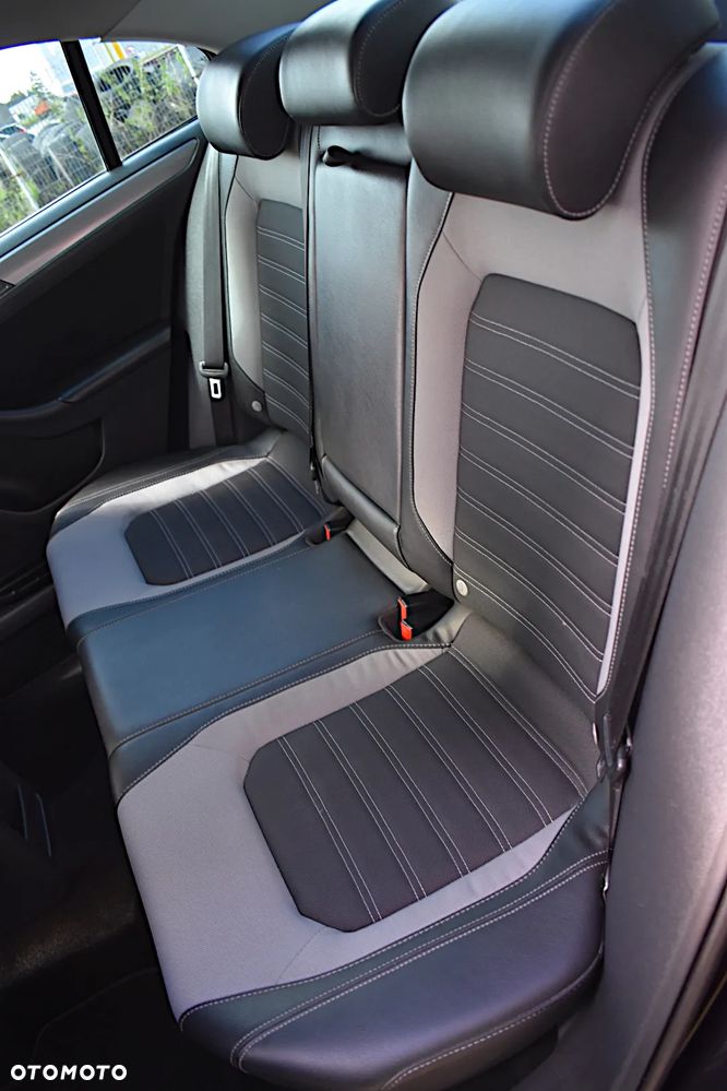 Volkswagen Jetta - 8