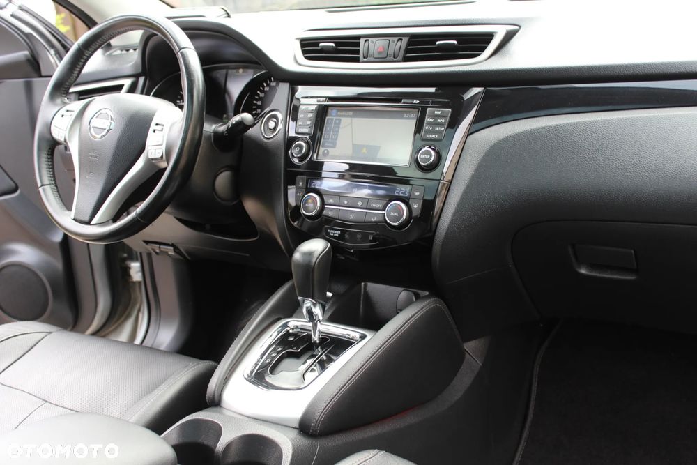 Nissan Qashqai 1.6 DCi Xtronic TEKNA - 20