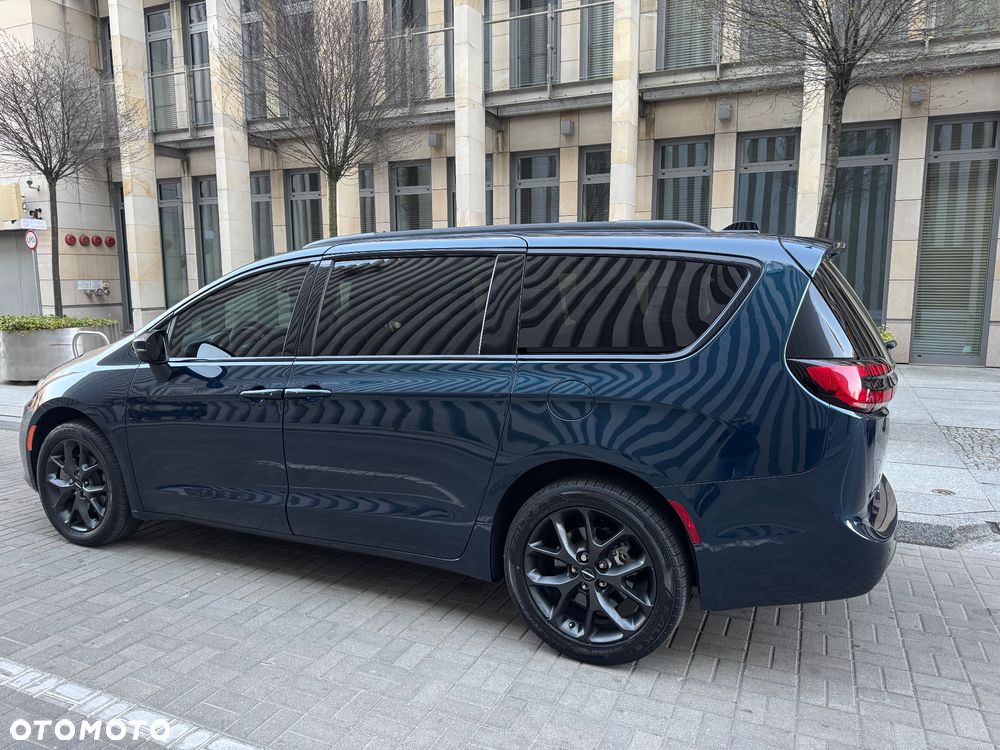 Chrysler Pacifica - 15