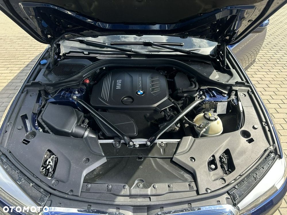 BMW Seria 5 520d - 38