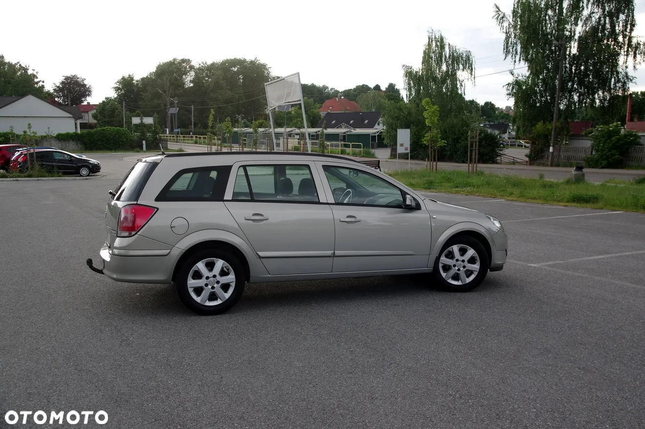 Opel Astra 1.6 Caravan Enjoy - 16