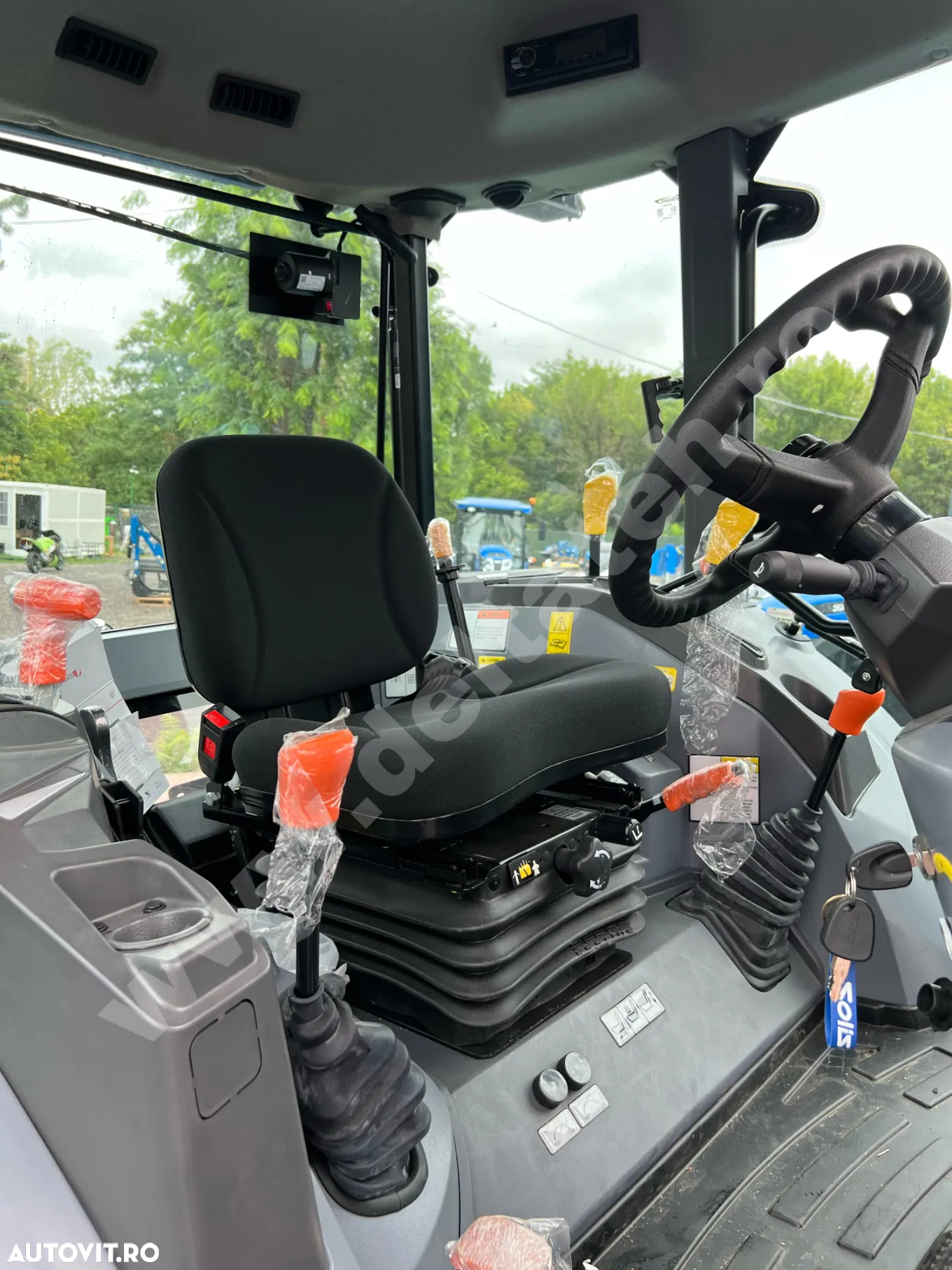 Solis Tractor NOU, Model S60 + CABINA - 6