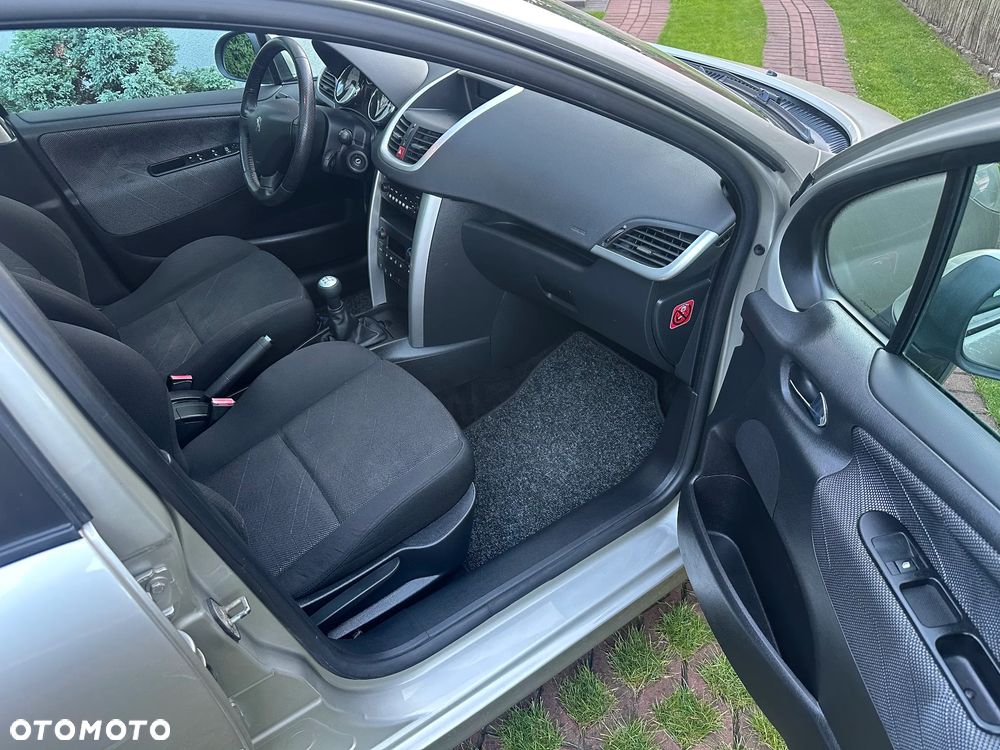 Peugeot 207 1.6 VTi Premium - 19