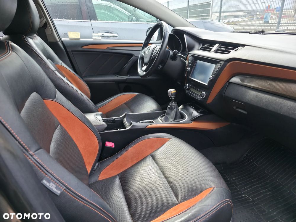 Toyota Avensis - 2