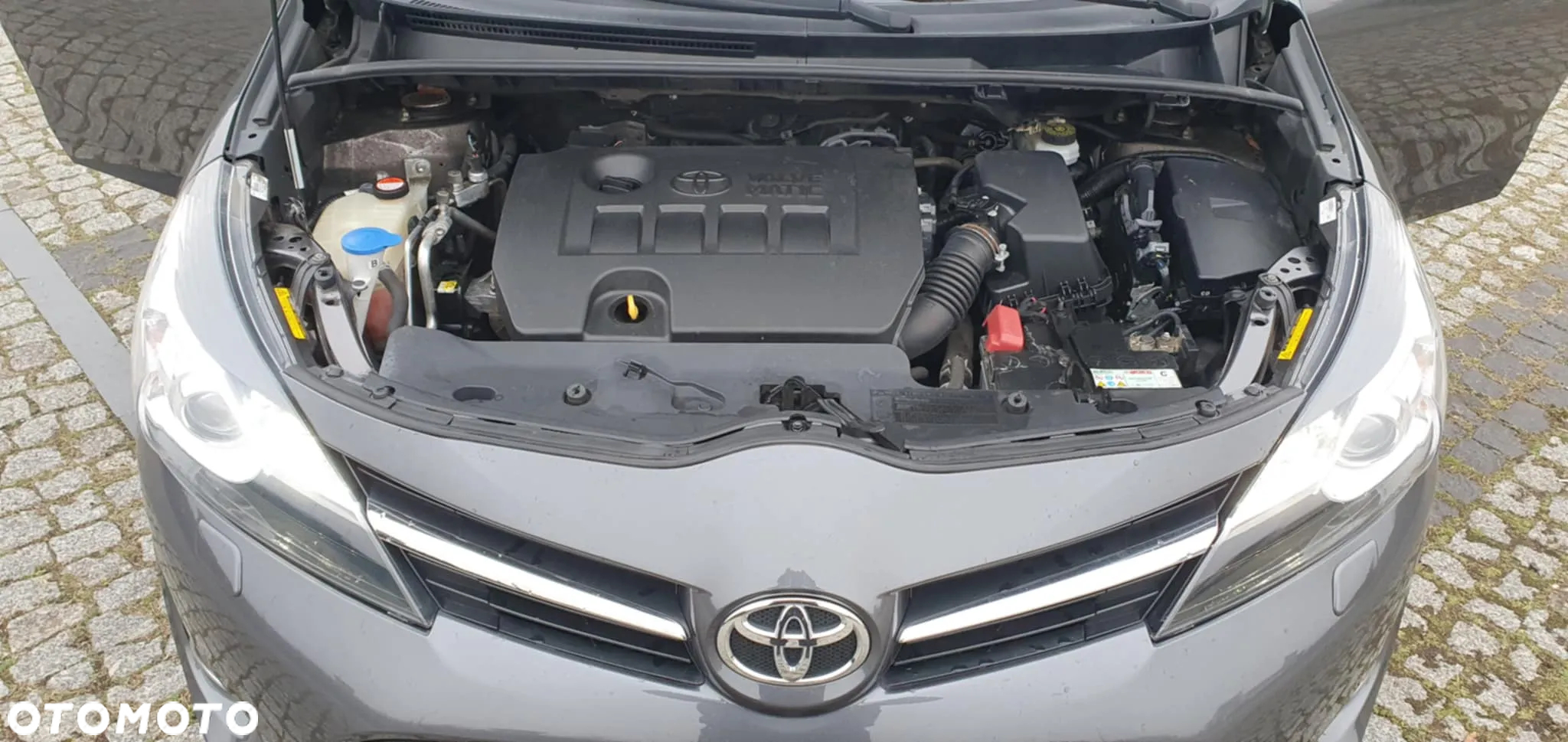 Toyota Verso 1.8 Premium 7os EU6 - 35