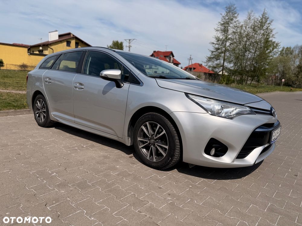 Toyota Avensis 1.8 Premium - 5