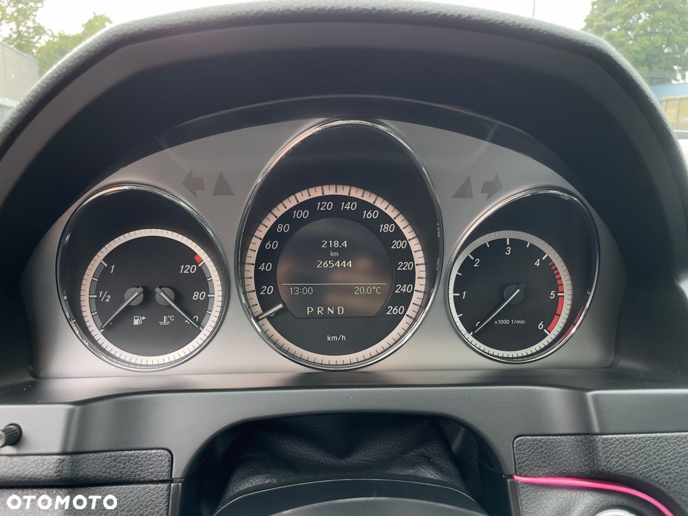 Mercedes-Benz Klasa C 220 CDI DPF Automatik BlueEFFICIENCY Avantgarde - 26