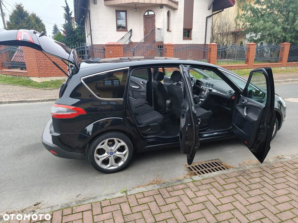 Ford S-Max - 13