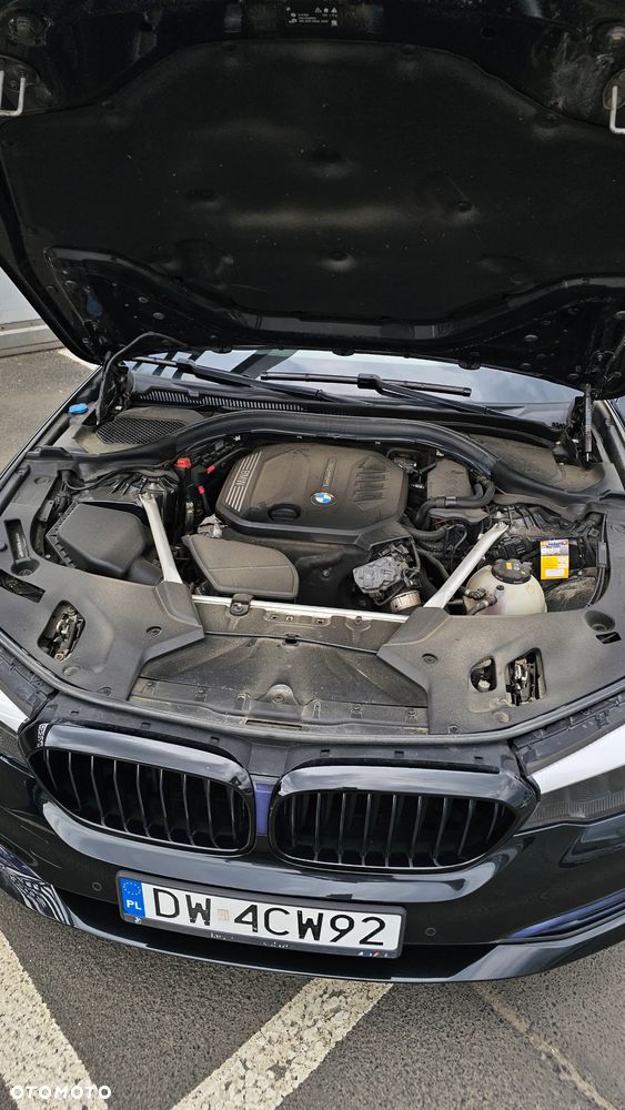 BMW Seria 5 518d Sport Line - 16