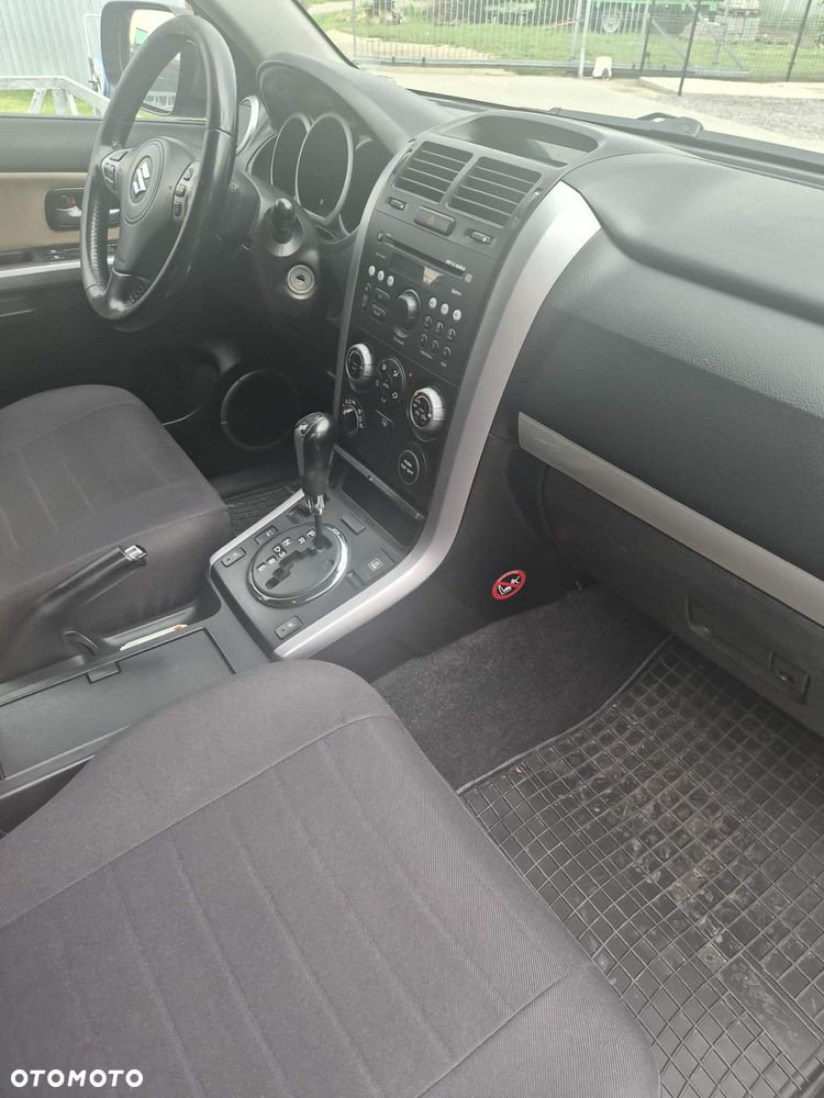 Suzuki Grand Vitara 2.0 De Luxe - 8