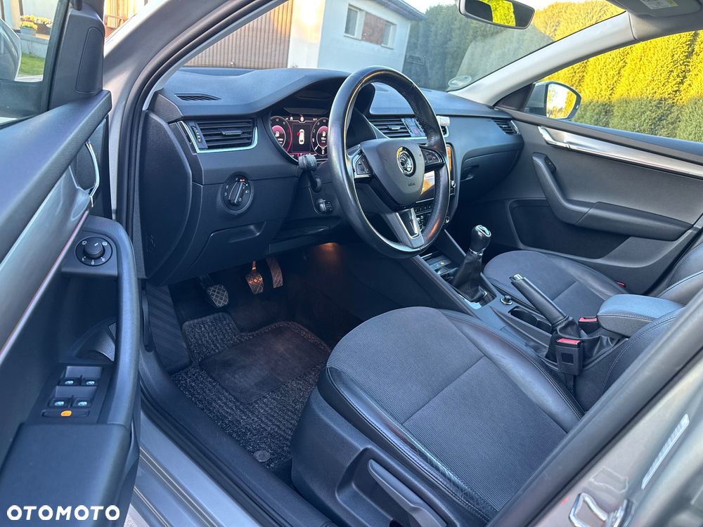 Skoda Octavia 1.6 TDI Premium Edition - 6