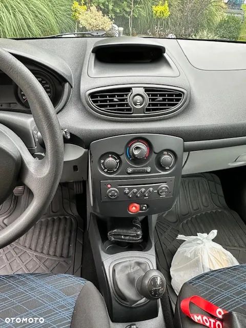 Renault Clio 1.2 16V Authentique - 11