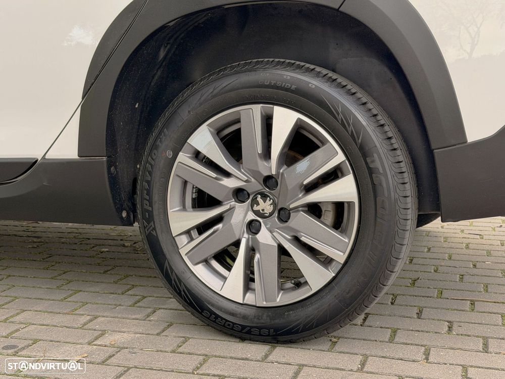 Peugeot 2008 1.2 PureTech Allure - 44