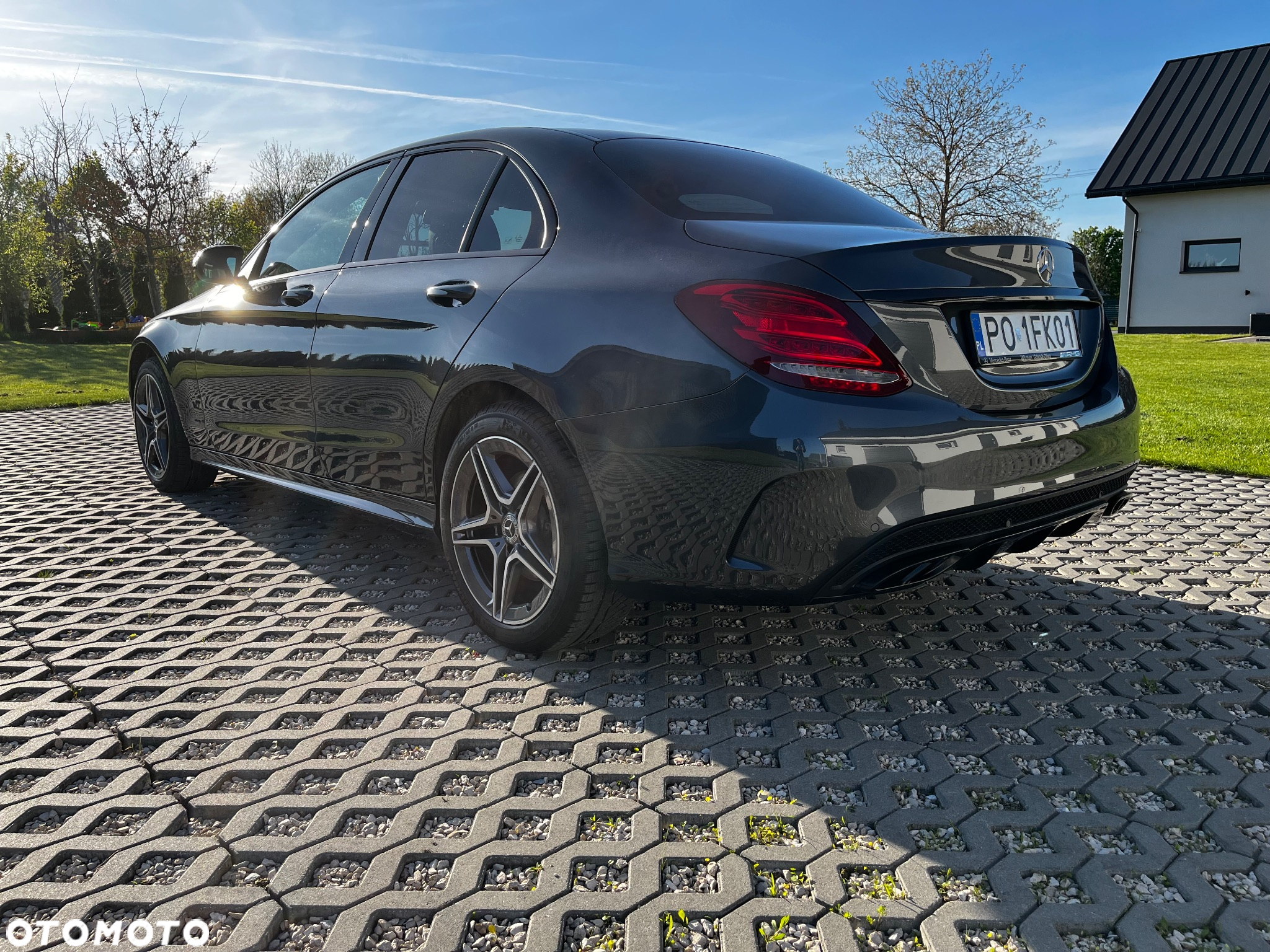 Mercedes-Benz Klasa C 250 (BlueTEC) d 4Matic 7G-TRONIC AMG Line - 2