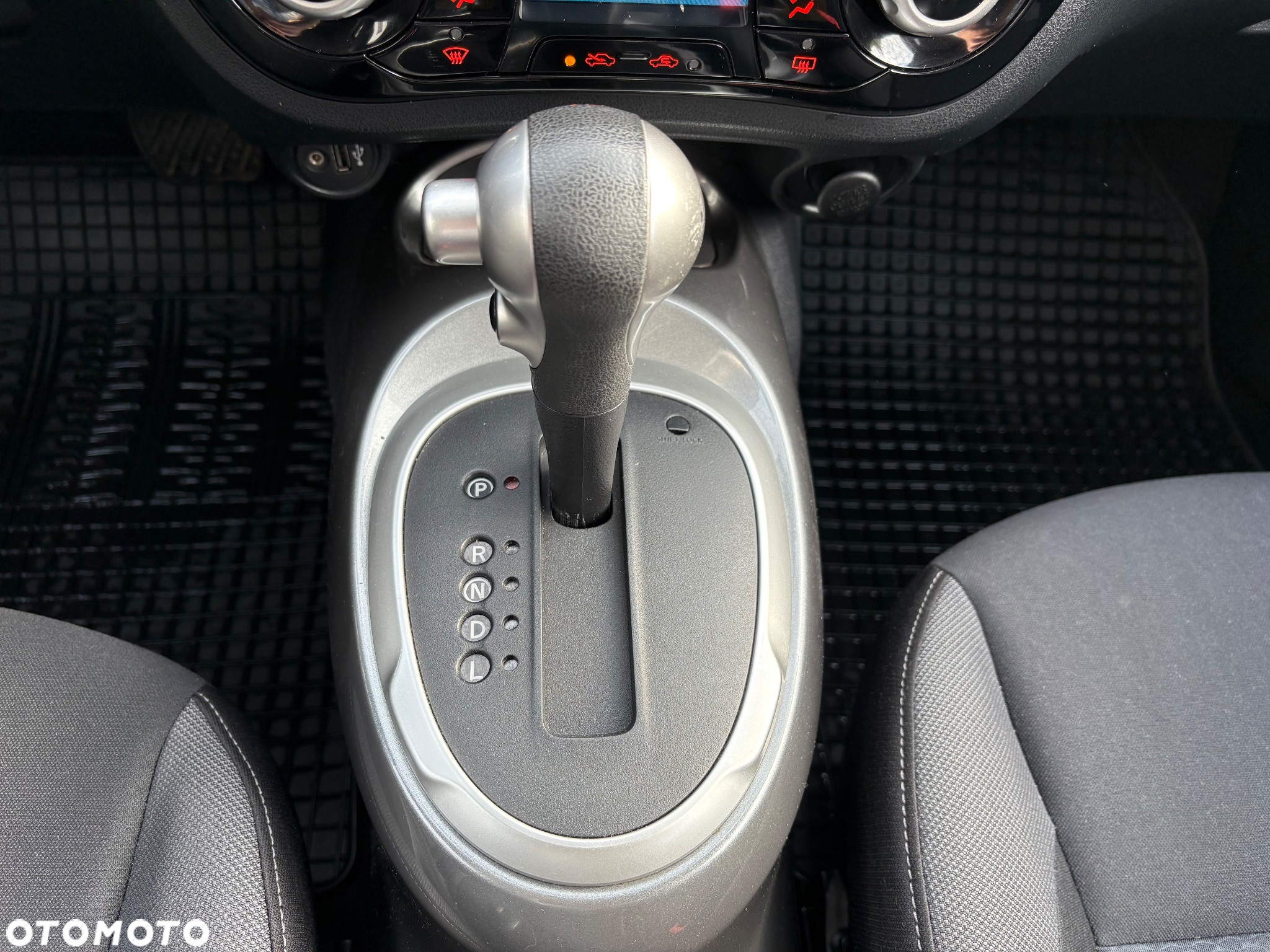 Nissan Juke 1.6 Acenta Xtronic - 22