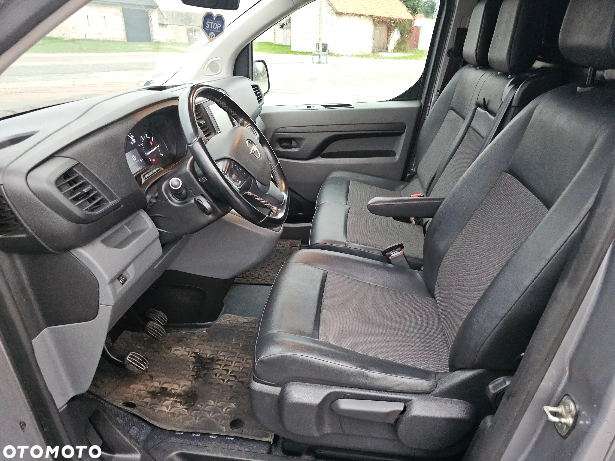 Opel Vivaro - 13