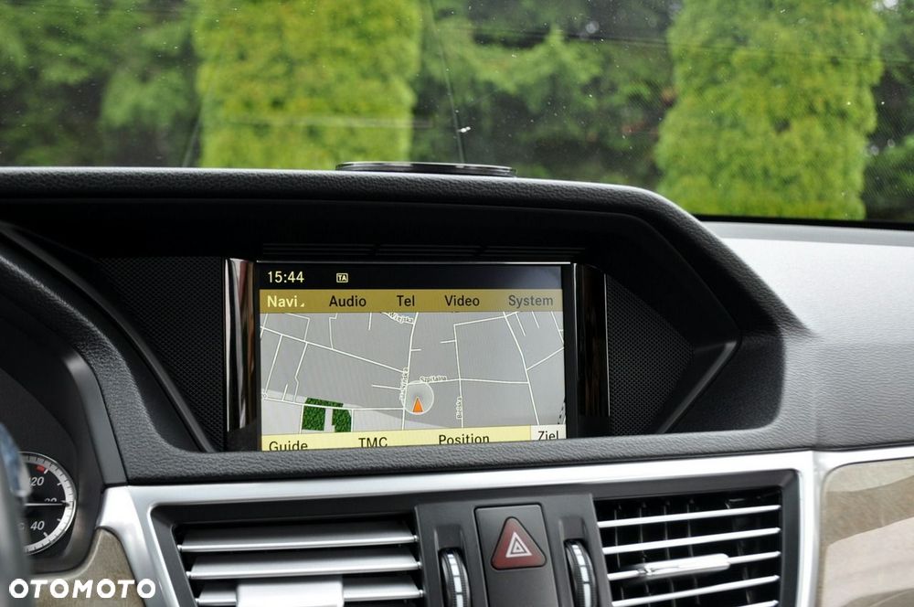 Mercedes-Benz Klasa E - 32