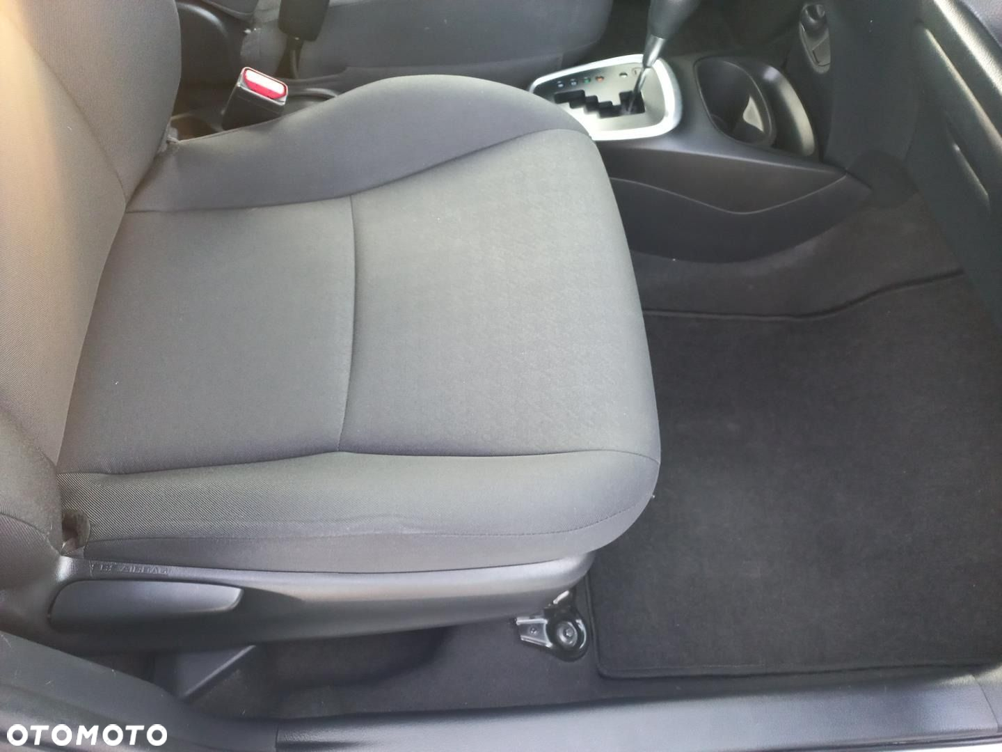 Toyota Yaris - 12