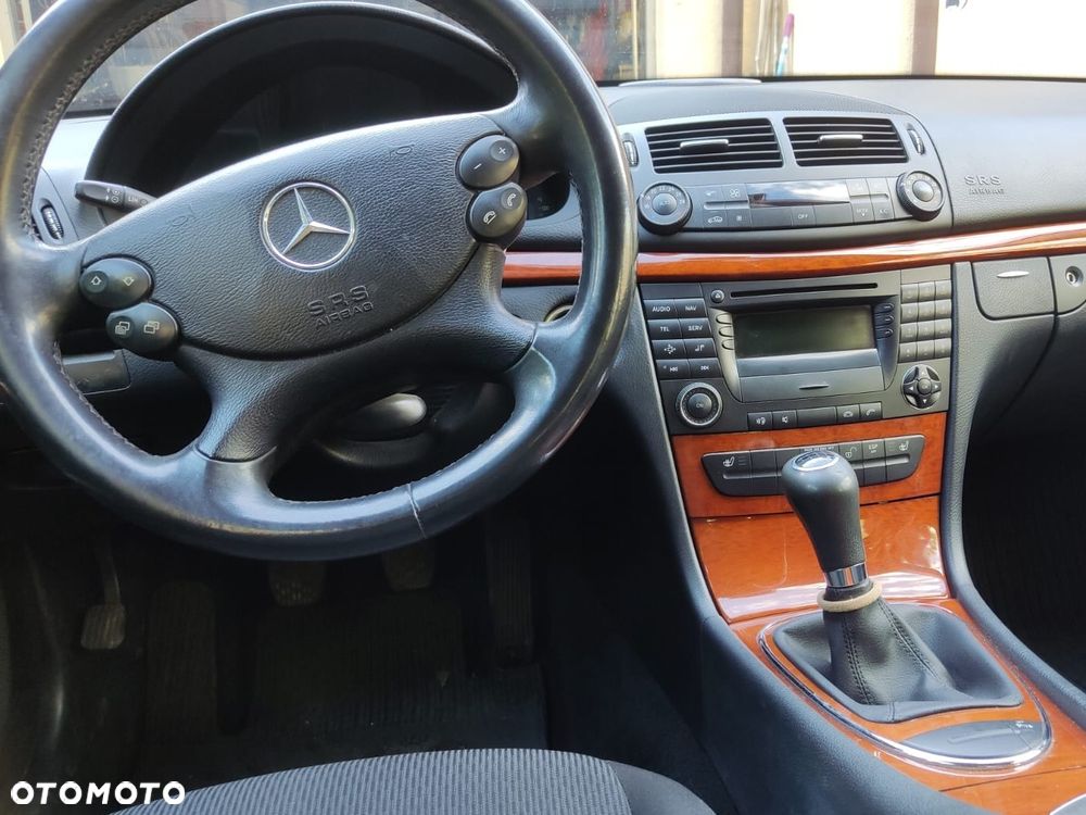 Mercedes-Benz Klasa E 220 CDI Classic - 10