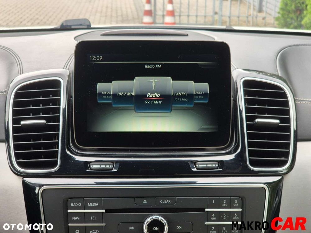 Mercedes-Benz GLE - 13