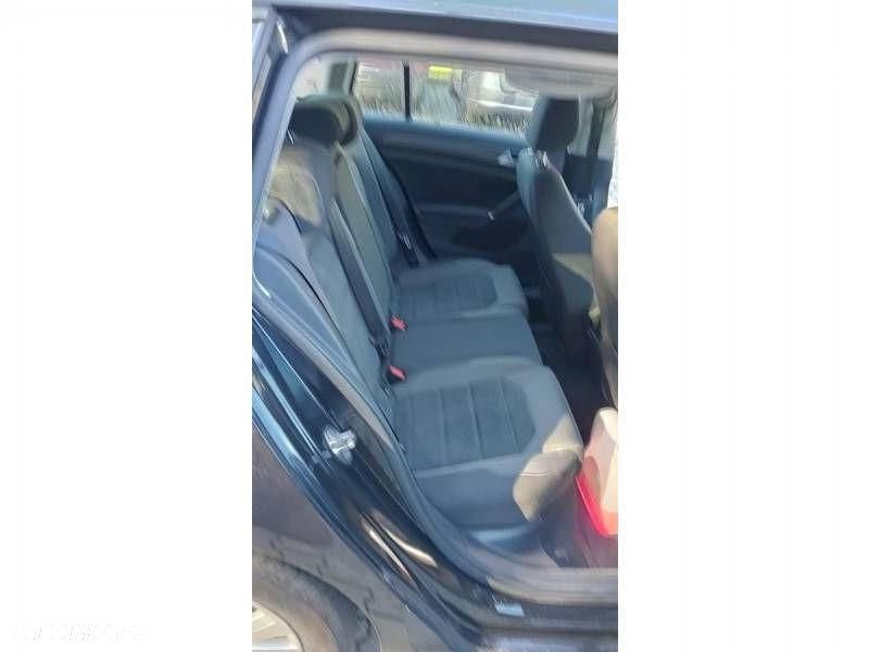 Volkswagen Golf - 36